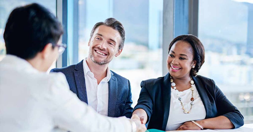 Como a implementação da ISO 9001 pode melhorar os processos de uma empresa?