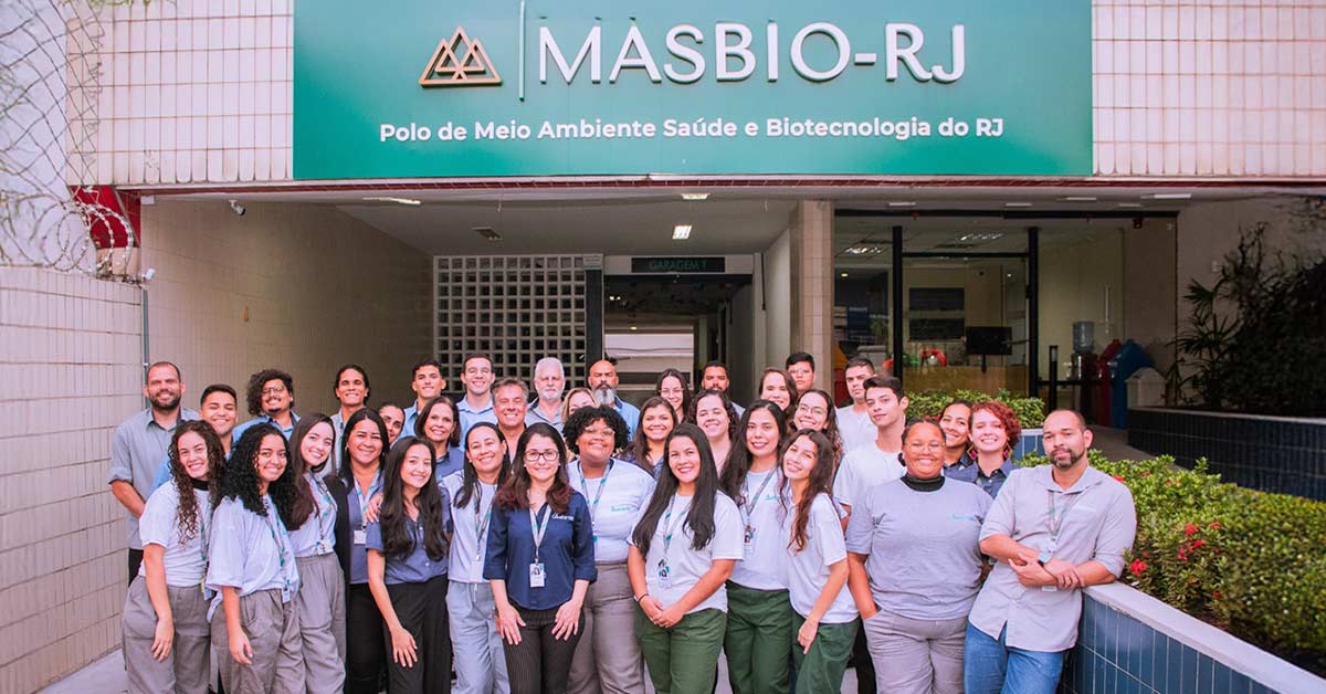 Equipe da Baktron em ambiente corporativo